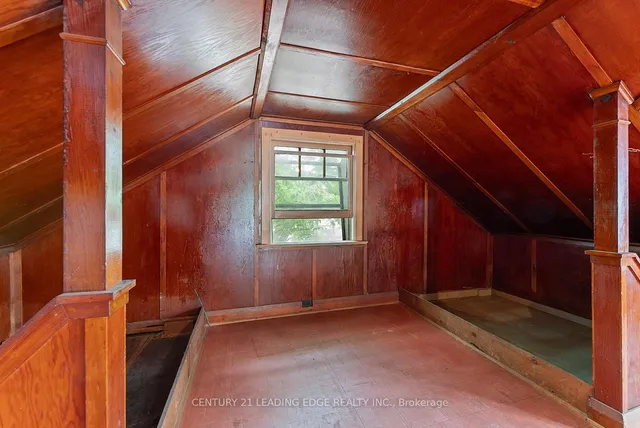 Additional image 23 of 102 Kalmar Ave