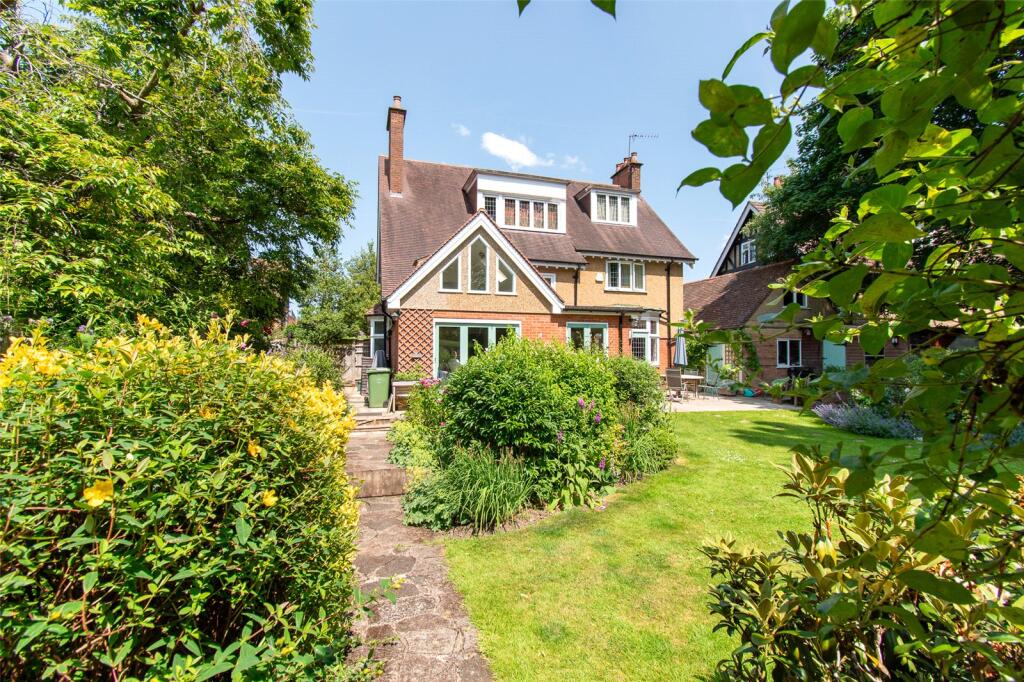 Additional image 22 of Hall Place Gardens, St. Albans, Hertfordshire, AL1