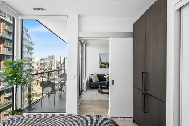 Additional image 15 of 135 East Liberty St Unit 2406