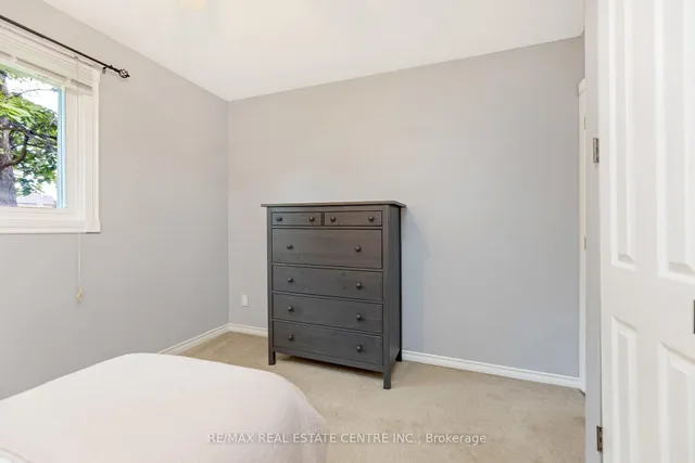 Additional image 21 of 292 Randall Cres