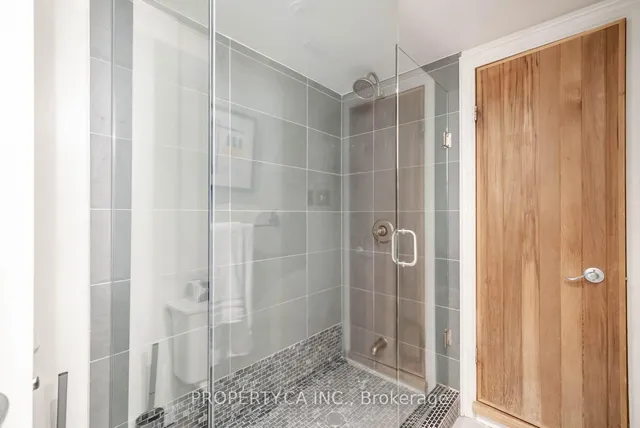 Additional image 34 of 300 Avenue Rd Unit 5