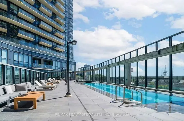 Additional image 31 of 51 East Liberty St Unit 401