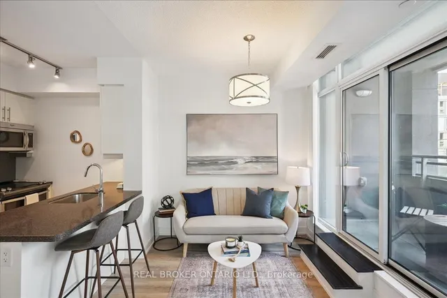 Additional image 7 of 525 Adelaide St Unit 215