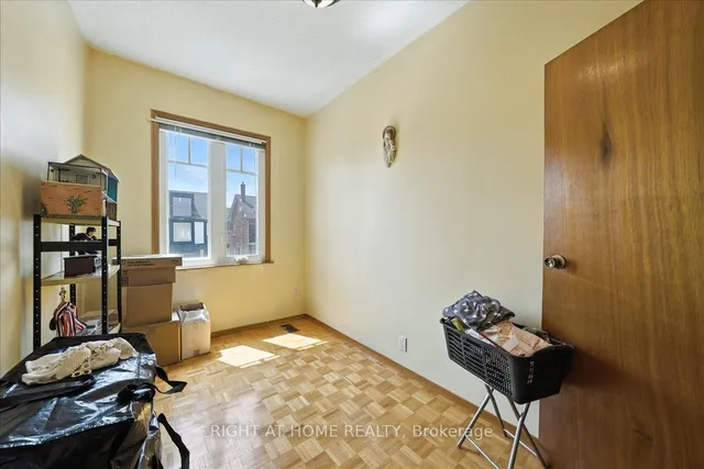 Additional image 25 of 449 Roxton Rd