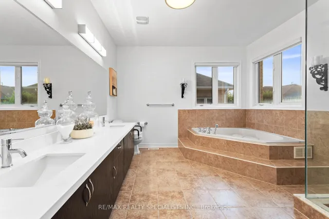 Additional image 28 of 6 Islington Dr