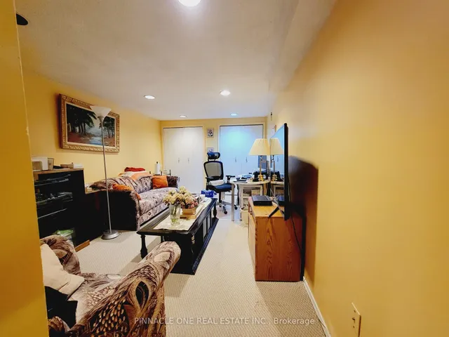 Additional image 38 of 61 Applegate Cres