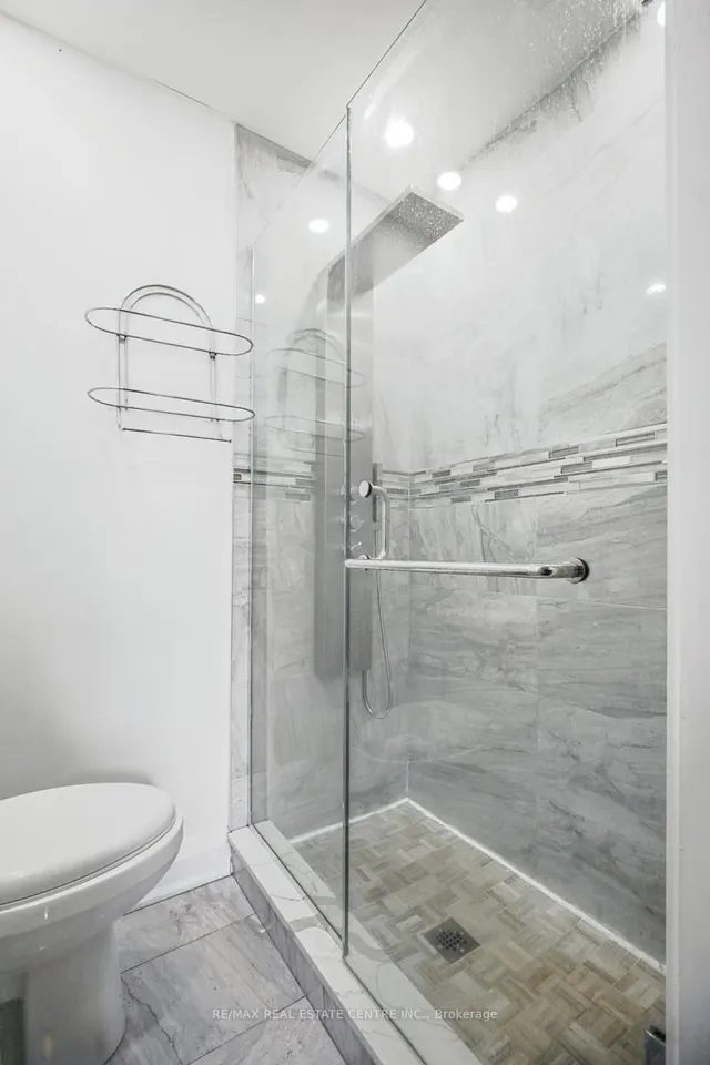 Additional image 23 of 21 Chopin Cres