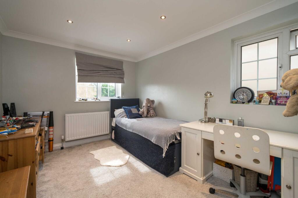 Additional image 5 of Aldwickbury Crescent, Harpenden, Hertfordshire, AL5