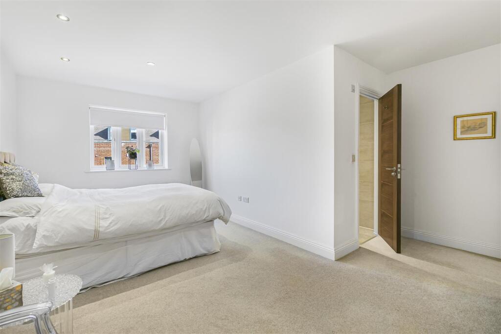 Additional image 10 of Green Close, Brookmans Park, AL9