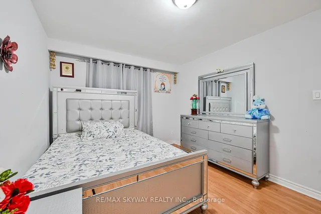 Additional image 27 of 20 Terra Cotta Cres