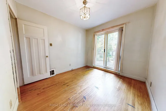 Additional image 16 of 27 Struthers St