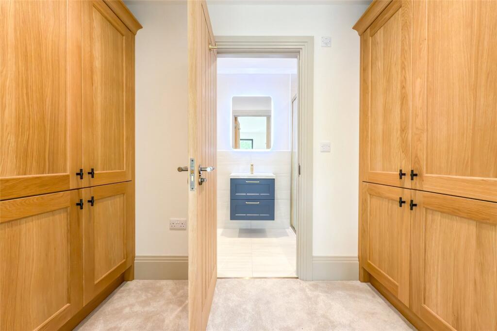 Additional image 9 of Oak Tree House, Kennel Lane, Kinsbourne Green, Harpenden, Hertfordshire, AL5