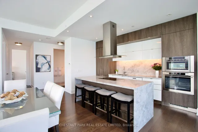 Additional image 10 of 55 Merchants' Wharf Unit 923