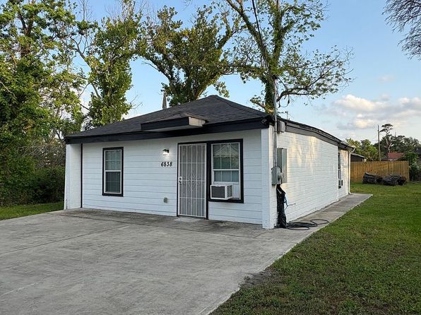 6838 Carothers St, Houston, TX 77028