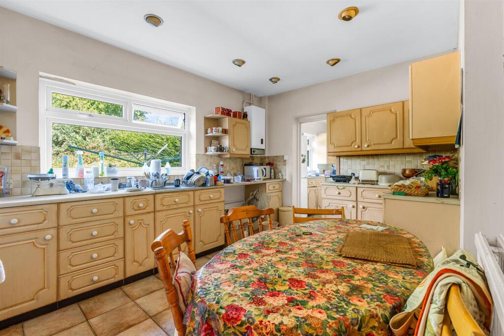 Additional image 7 of Harmer Green Lane, Welwyn