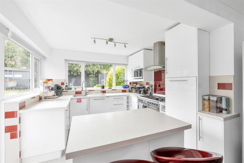 Additional image 2 of Kinsbourne Close, Harpenden