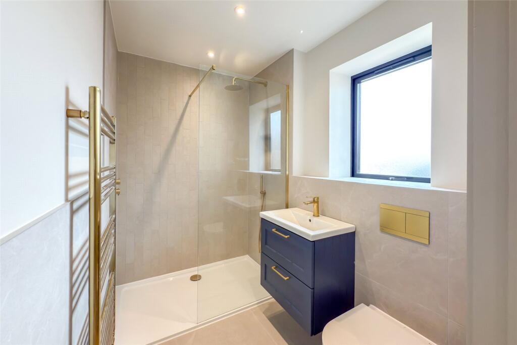 Additional image 13 of Poplars House, Kennel Lane, Kinsbourne Green, Harpenden, Hertfordshire, AL5