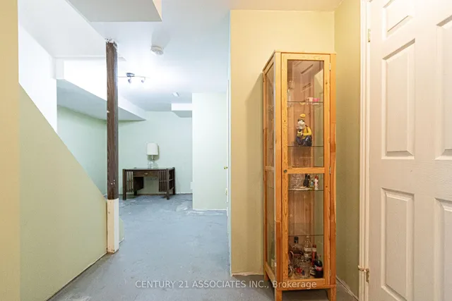 房产图片 26 - 5817 西德茅斯街