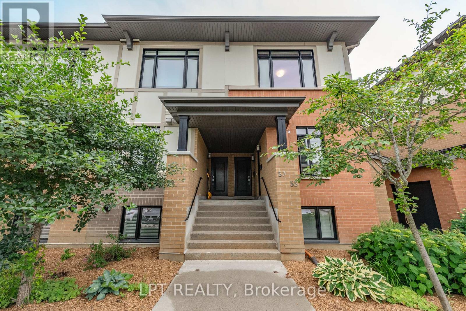 10 - 57 BERGERON PRIVATE|Ottawa, Ontario K1C0C2