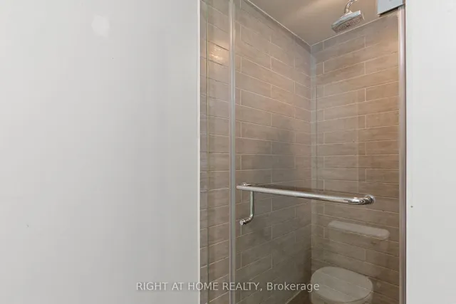 Additional image 18 of 478 king St Unit 312