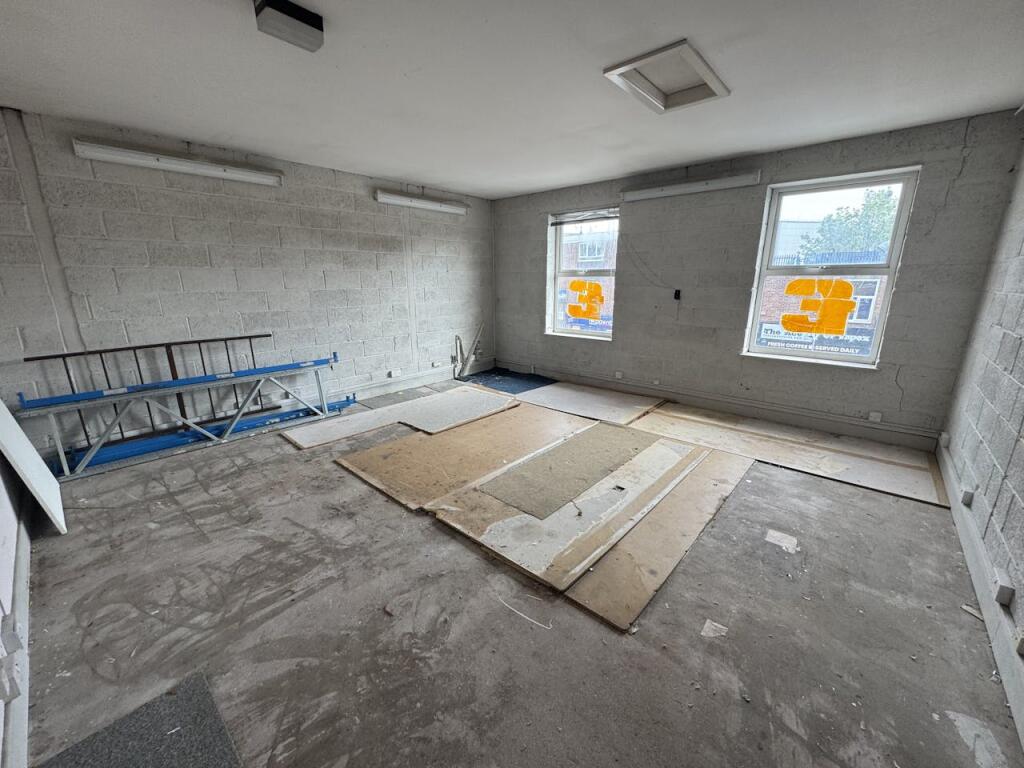 房产图片 5 - 英国伯明翰阿科克斯绿 Warwick Road 1134号, B27 6BL