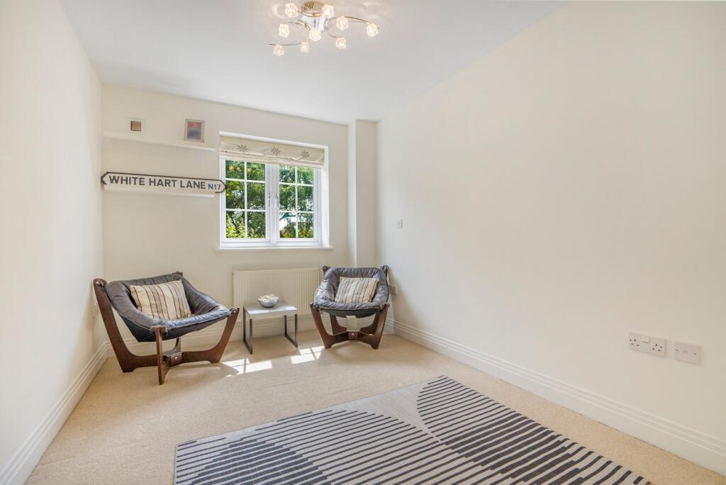 Additional image 16 of Mortimer Crescent, Kings Park, St. Albans, Hertfordshire, AL3