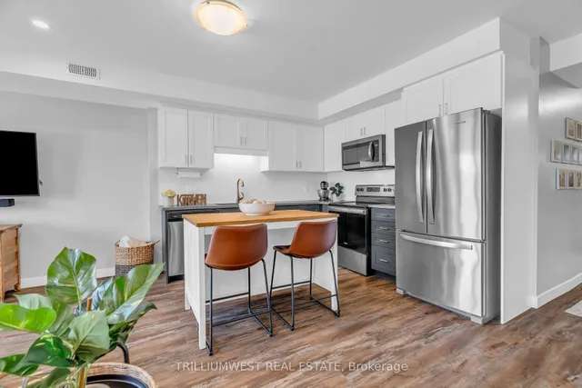 Additional image 10 of 160 Rochefort St Unit A19 (90)