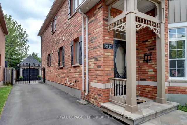 房产图片 3 - 2567 Capilano Cres