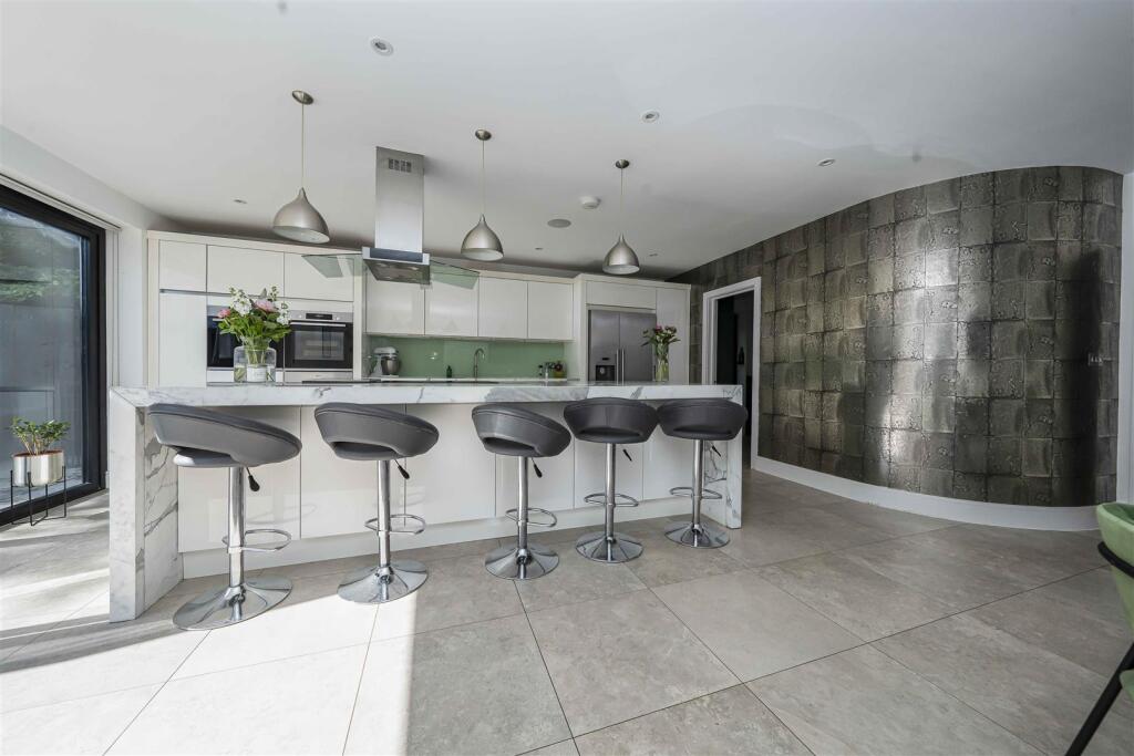Additional image 9 of Bucknalls Drive, Bricket Wood, St. Albans