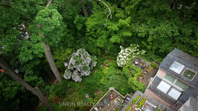 Additional image 40 of 32B Victoria Park Ave