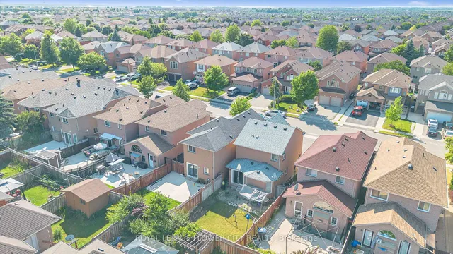 Additional image 41 of 33 Fiddleneck Cres