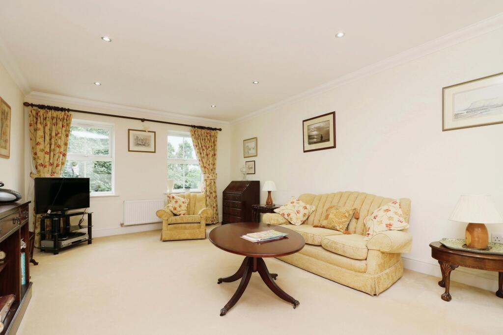 Additional image 13 of Wendover Lodge, Welwyn, Herts, AL6