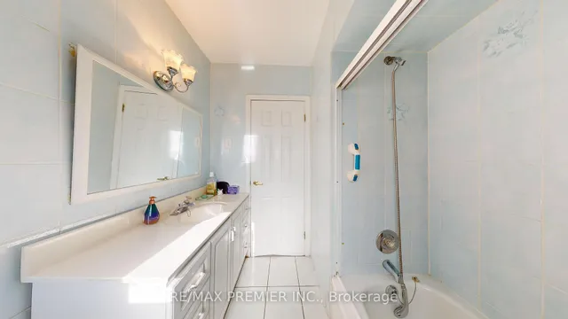 Additional image 23 of 574 Queens Dr