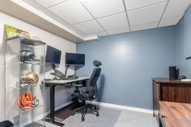 Additional image 39 of 2217 Lancaster Cres