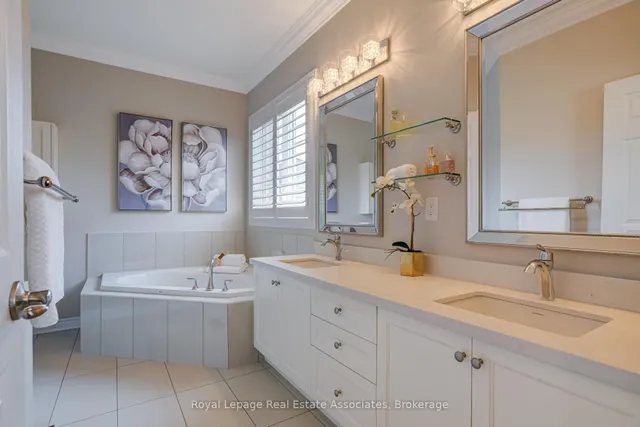 Additional image 26 of 235 Jessie Caverhill Passage