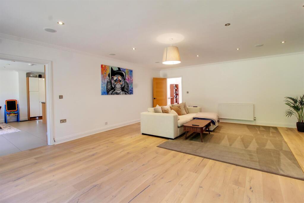 Additional image 19 of Brookmans Avenue, Brookmans Park