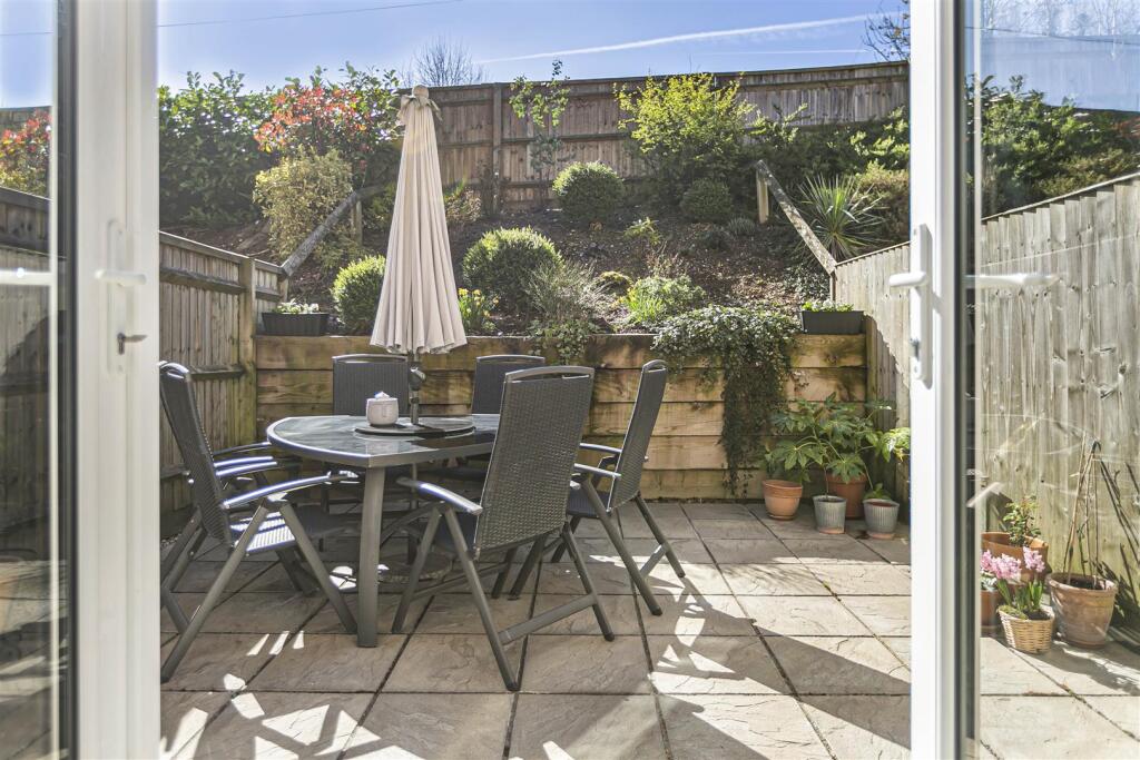 Additional image 22 of Green Close, Brookmans Park, AL9