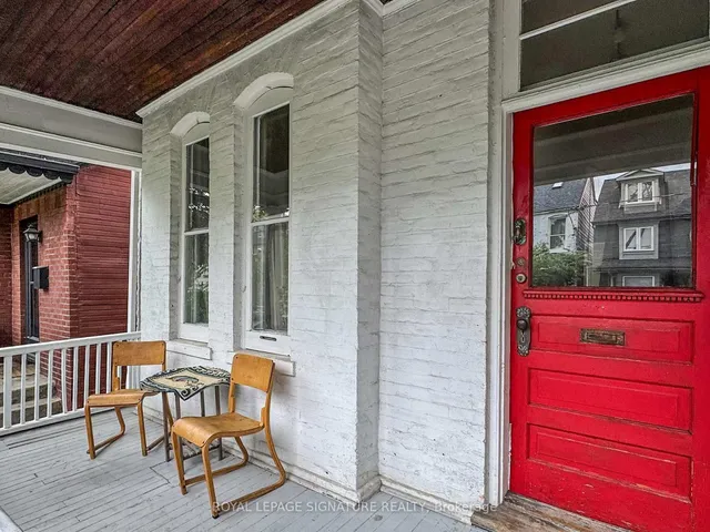 房产图片 7 - 130 Manning Ave