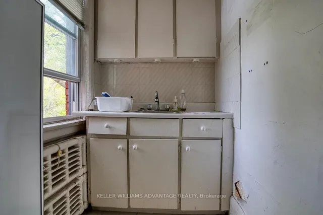 Additional image 30 of 43 Dewson St