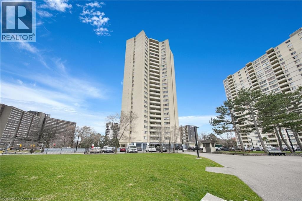 330 DIXON Road Unit# 905|Toronto, Ontario M9R1S9