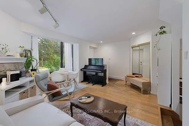 Additional image 4 of 164 Quebec Ave