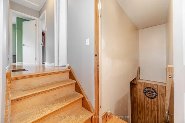 Additional image 27 of 25 Huntingwood Cres