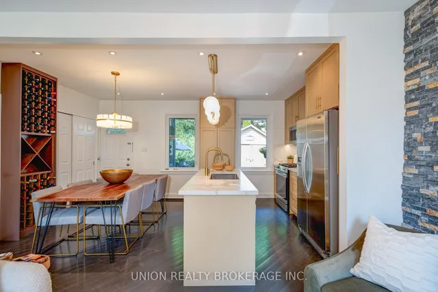 Additional image 6 of 412 Coxwell Ave