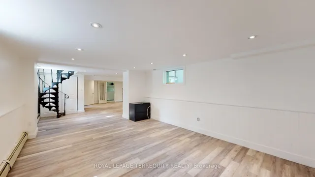 Additional image 36 of 65 Burnhamthorpe Cres