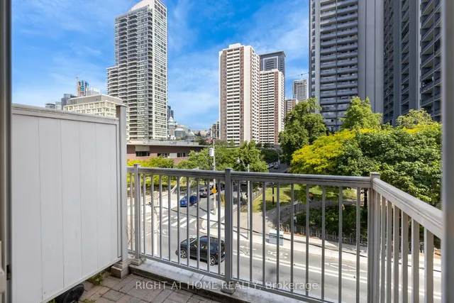 Additional image 29 of 205 Wellesley St Unit 205