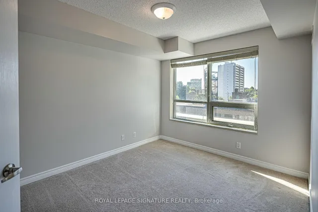 Additional image 8 of 212 Eglinton Ave Unit 402
