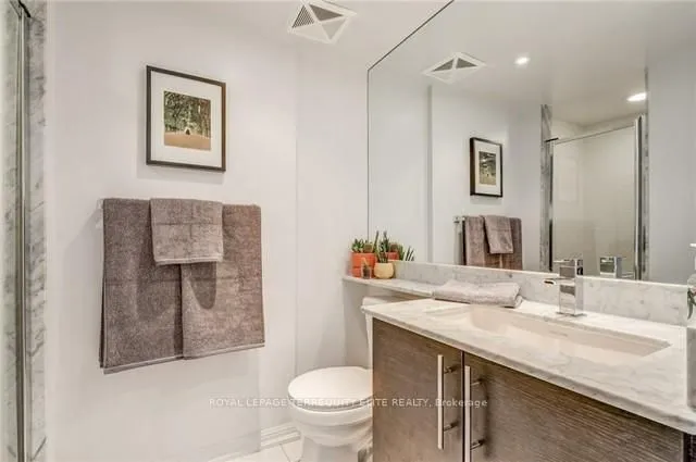 Additional image 16 of 125 Western Battery Rd Unit 2006