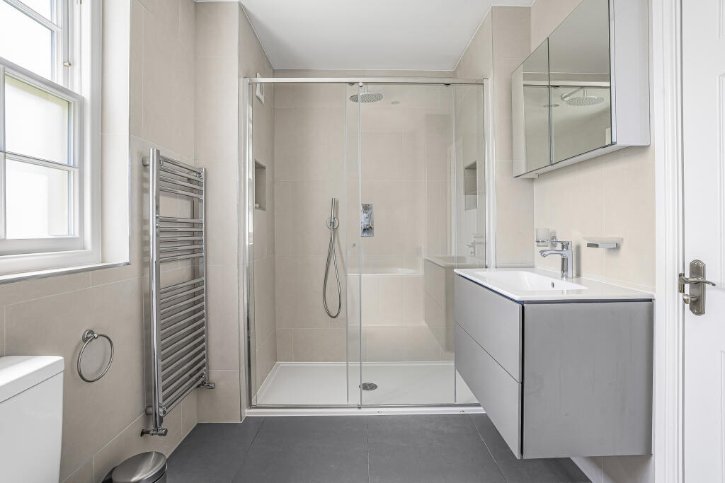 Additional image 21 of St. Bernards Road, St. Albans, Hertfordshire, AL3