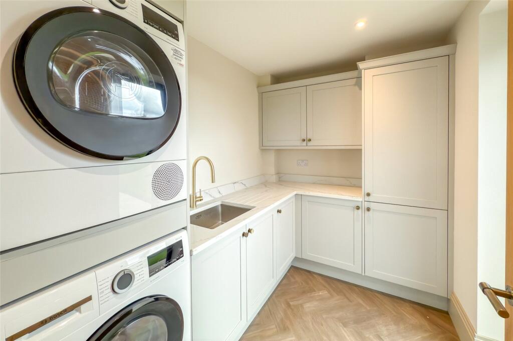 Additional image 15 of Oak Tree House, Kennel Lane, Kinsbourne Green, Harpenden, Hertfordshire, AL5