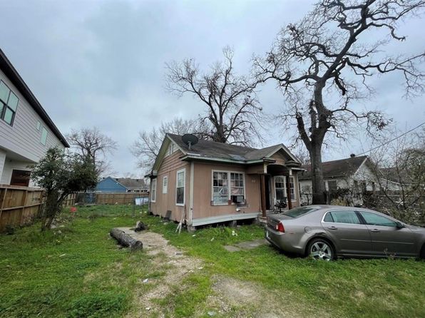 122 Amundsen St, Houston, TX 77009